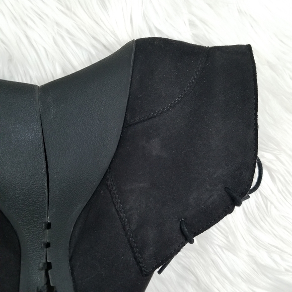 WHITE MOUNTAIN Black Suede Wedge Booties SIZE 8.5M, With Laces. - Picture 8 of 16